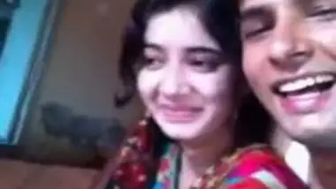 Muslim College Girl Boobs Pressing Video - Indian video Gorgeous Muslim Punjabi Bhabhi Smooch N Kiss Boob Press