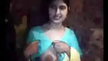 Northindian Aunty expose her Boobs to Neighbor