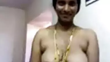 South Indian Telugu Aunty Show her Boobs to her Customer