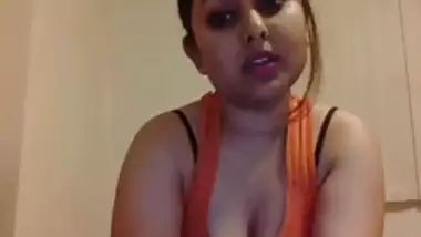 Kollol's wife Neetu performing camsex for MONEY