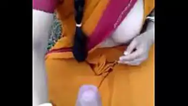 Nigaro Aunty Sex Videos - Indian video Mature Village Aunty Doing An Outdoor Blowjob