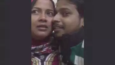 Desi Couple Leaked 3 Clips Part 1