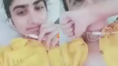 Sexy Desi Girl Showing Update 4Clip