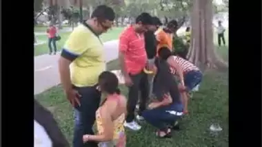 Hd Sex In Morning Walk Park - Indian video Indian Aunty Enjoying In Delhi Park With Morning Walk Friend