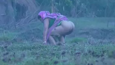 Peeing Village Big Ass Aunty - Indian video Indian Aunty Open Piss Ass Capture