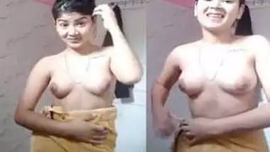 Indian chick deletes her yellow towel opening XXX parts in sex video