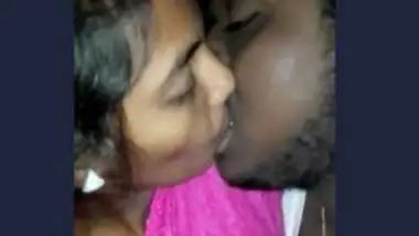 Desi lover very hot kissing