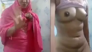 Kerala Muslim Sex - Indian video Unsatisfied Horny Muslim Girl Striptease Selfie