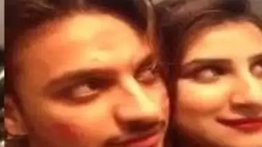 Indian husband exposes his sexy wife?s huge boobs