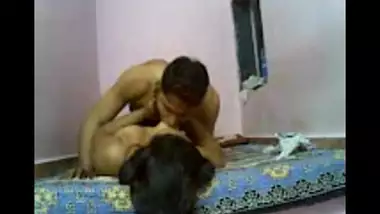 Homeamde Indian couple sex scandal. video2porn2