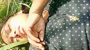 Outdoor Field Sex With Local Desi Randi Leaked