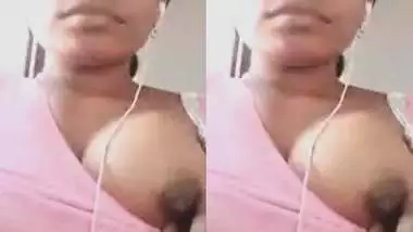 Cute desi girl boob pop out nipple showing