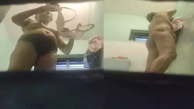 Indian MILF hidden cam nude bathing viral clip
