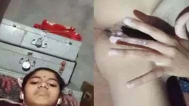Village bhabhi fingering pussy viral xxx show