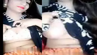 380px x 214px - Indian video Pakistani Sex Chat Girl Showing Cute Boobs