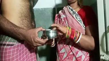 Indian sasur bahu sex video from the bathroom