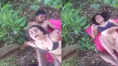 GF fucked in jungle viral xxx Indian outdoor