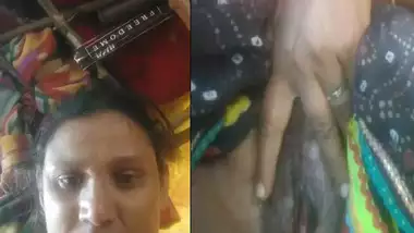 Desi mature sex aunty showing bushy pussy