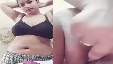 Chubby Indian girl fingering nude wet pussy