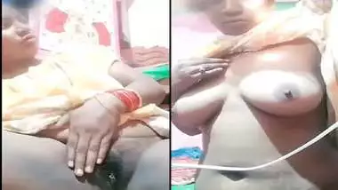 Cheating bhabhi sex mood flashing boobs and pussy