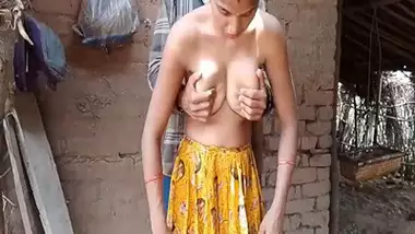 I open my new desi Bhabhi?s asshole in an Indian sex video