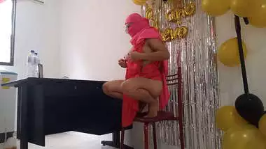 Indian woman celebrates her birthday like it's New Year. Her vagina is super dry and dark.