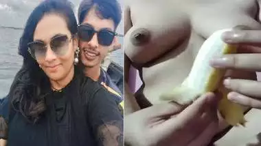 Bengali girl playing with boobs and pussy viral videos