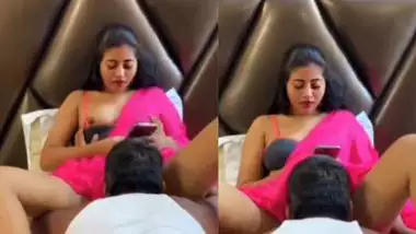 Gigolo licks slut Siya?s pussy in desi sex video