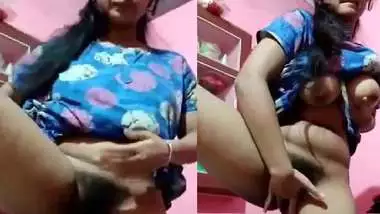 Young girl hairy pussy fingering in standing state